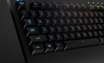 👉 Gaming-Tastatur – RGB-Beleuchtung, programmierbare Tasten, Multimedia-Bedienelemente, integrierte Handballenauflage, spritzwassergeschützt, deutsches QWERTZ-Layout, Schwarz